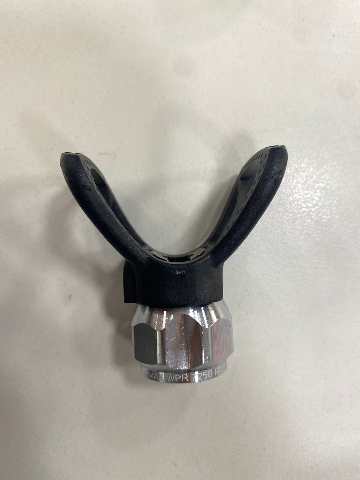 Zury Maquinas Porta Bico Cor Preto Pressao para Equipamento de Pintura Airless